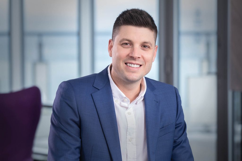 associe Michael Chicoine 
