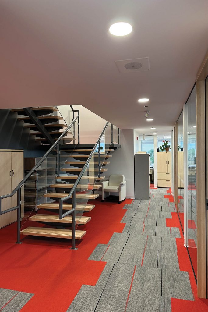 escalier bureau mallette