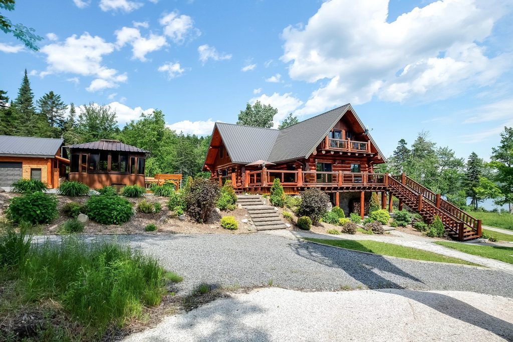 maison bois rond mauricie