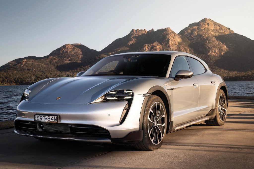 voiture audi grise