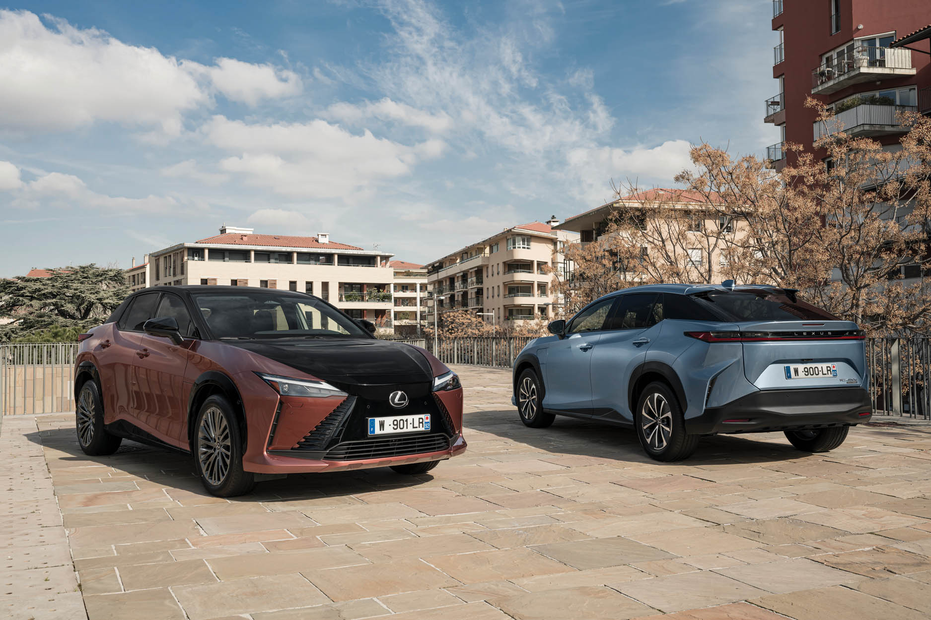 voitures Lexus